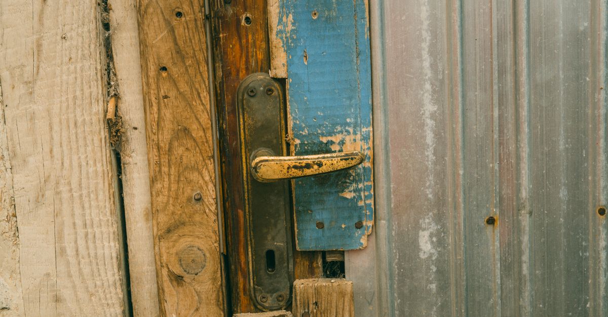 front door lock key — Pro Park NY Locksmith